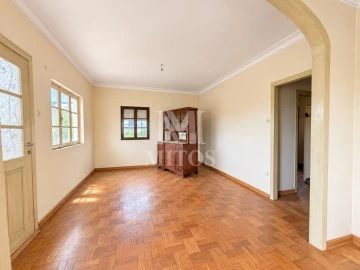 Moradia T5 para Venda em Barroselas e Carvoeiro