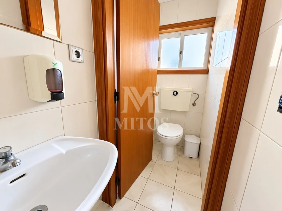 Negócio para Venda em Santa Maria Maior e Monserrate e Meadela Foto 5