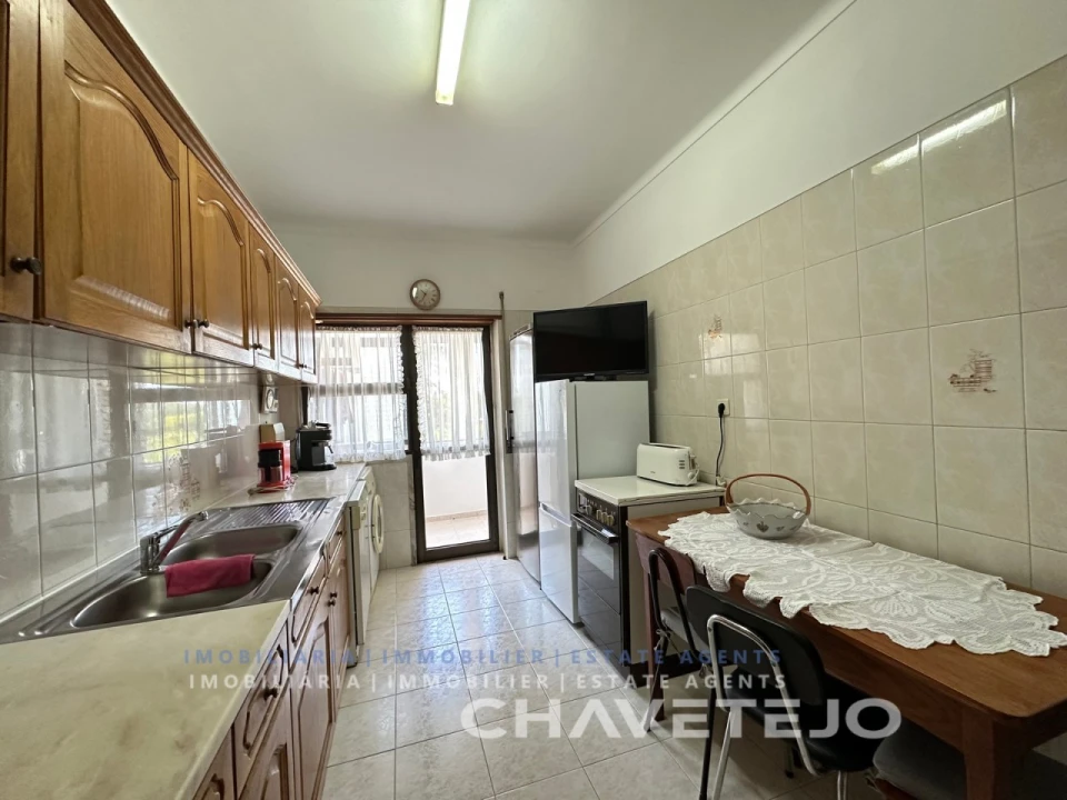 Apartamento T3 para Venda em São João Baptista e Santa Maria dos Olivais Foto 3