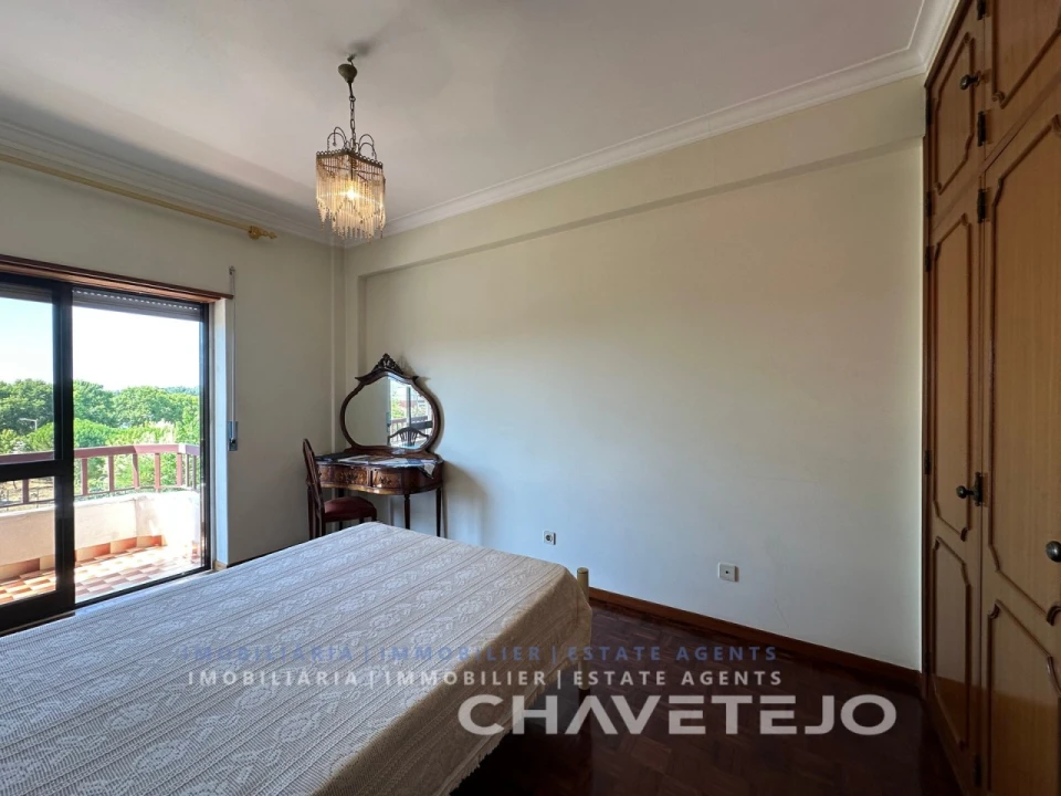 Apartamento T3 para Venda em São João Baptista e Santa Maria dos Olivais Foto 11