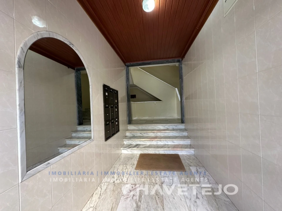 Apartamento T3 para Venda em São João Baptista e Santa Maria dos Olivais Foto 25