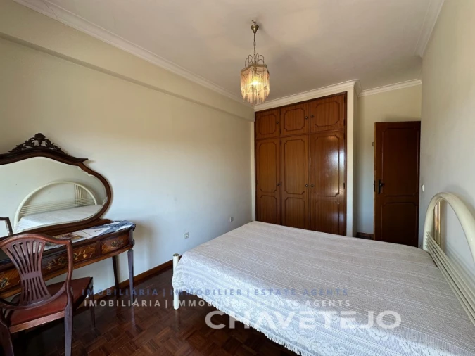 Apartamento T3 para Venda em São João Baptista e Santa Maria dos Olivais Foto 9