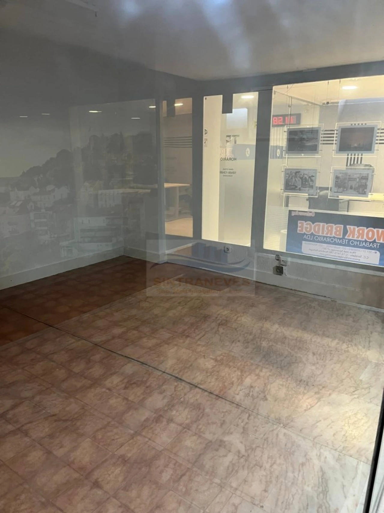Loja para Venda em Pontinha e Famões Foto 8