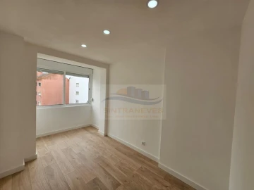 Apartamento T3 para Venda em Venteira