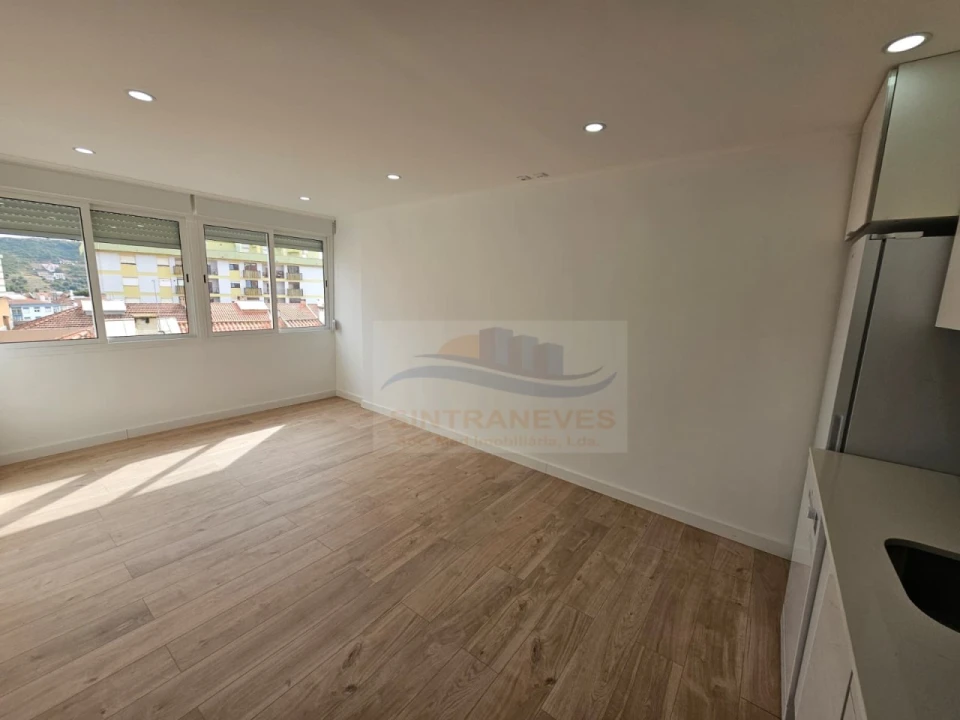 Apartamento T3 para Venda em Odivelas Foto 3