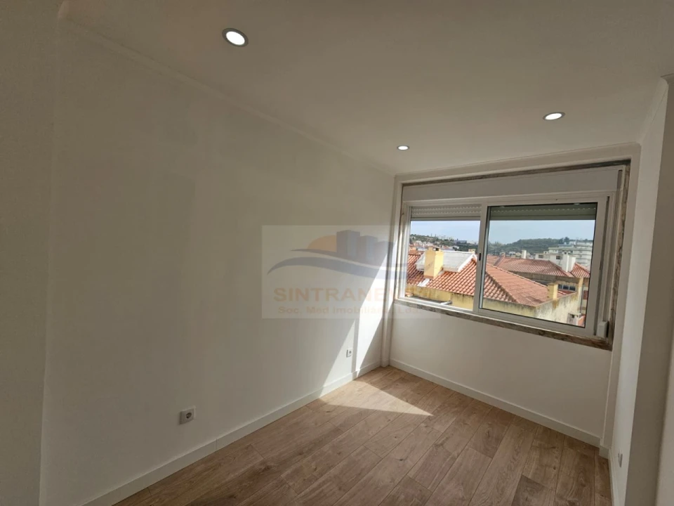 Apartamento T3 para Venda em Odivelas Foto 5