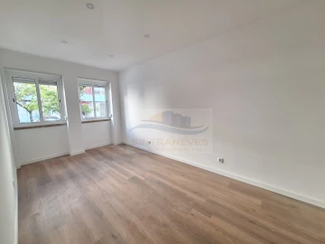 Apartamento T3 para Venda em Falagueira-Venda Nova