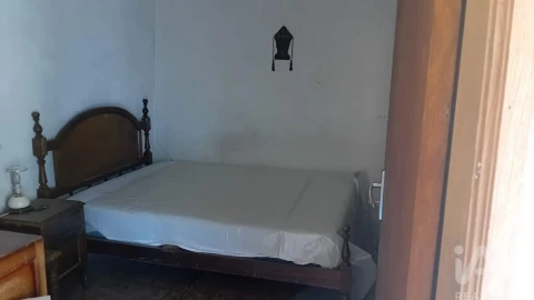Moradia T1 para Venda em Vale da Madre
