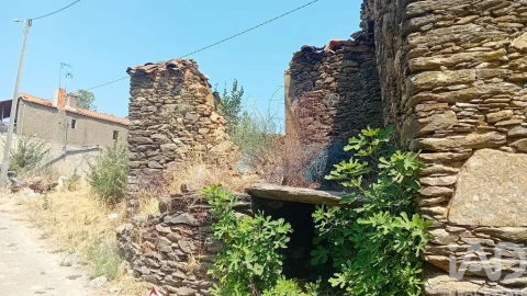 Moradia T1 para Venda em Vale da Madre