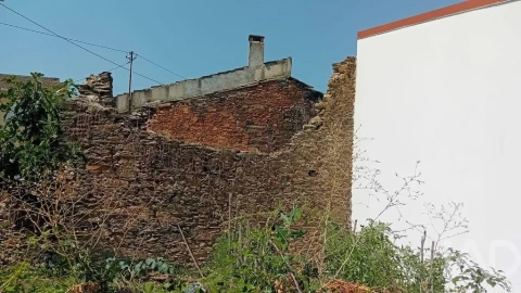 Moradia T1 para Venda em Vale da Madre
