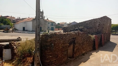 Moradia T1 para Venda em Vale da Madre