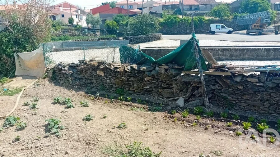 Moradia T1 para Venda em Vale da Madre Foto 27