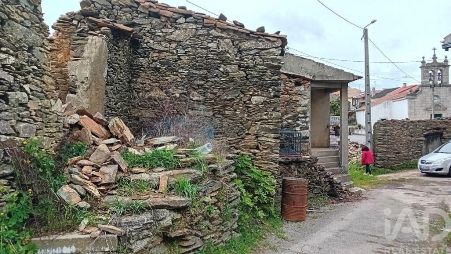 Moradia T1 para Venda em Vale da Madre Foto 16