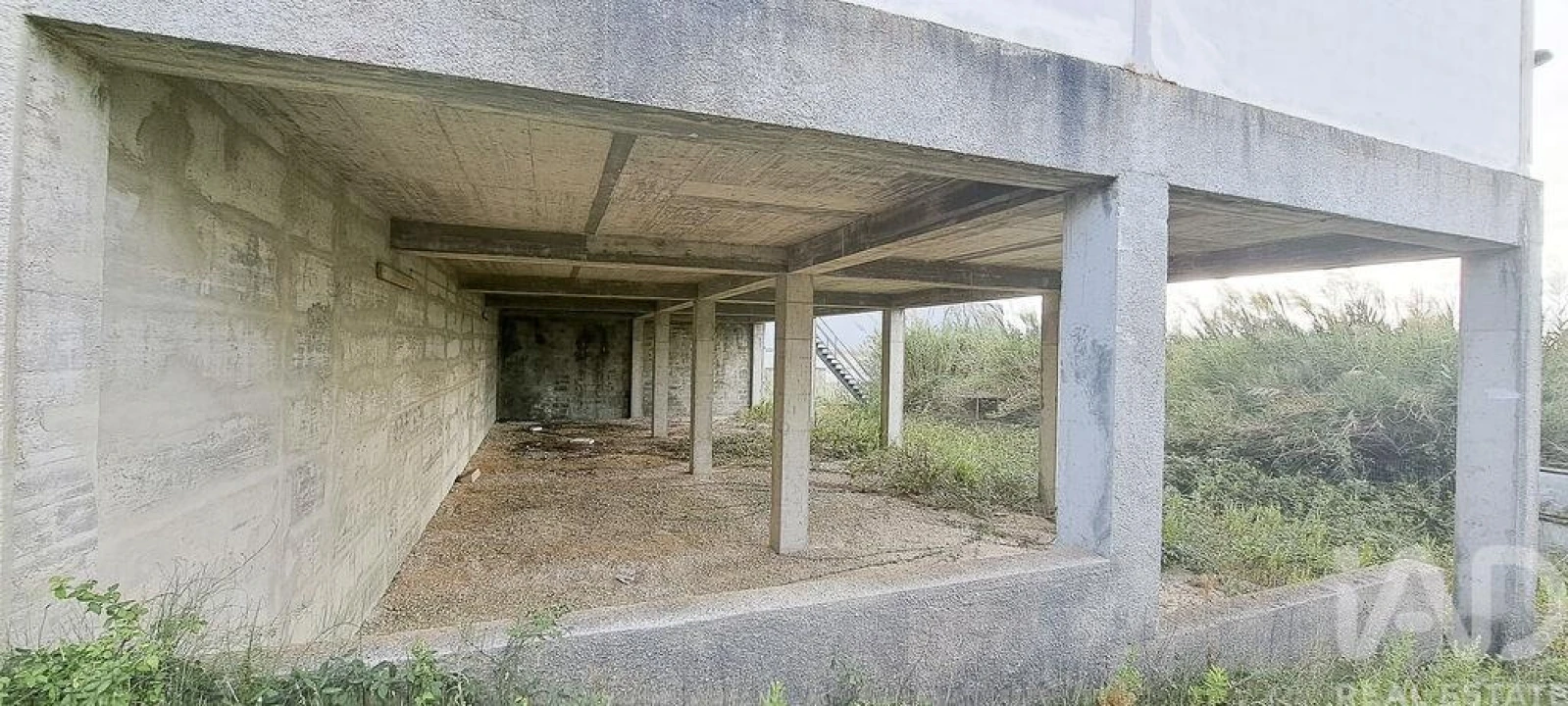 Armazém para Venda em Miragaia e Marteleira Foto 17