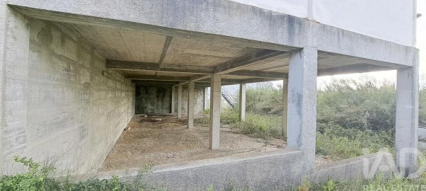 Armazém para Venda em Miragaia e Marteleira