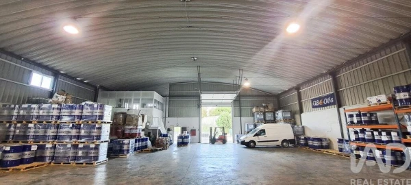 Armazém para Venda em Miragaia e Marteleira