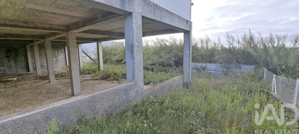Armazém para Venda em Miragaia e Marteleira