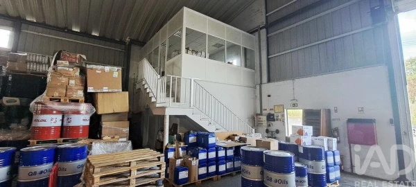 Armazém para Venda em Miragaia e Marteleira