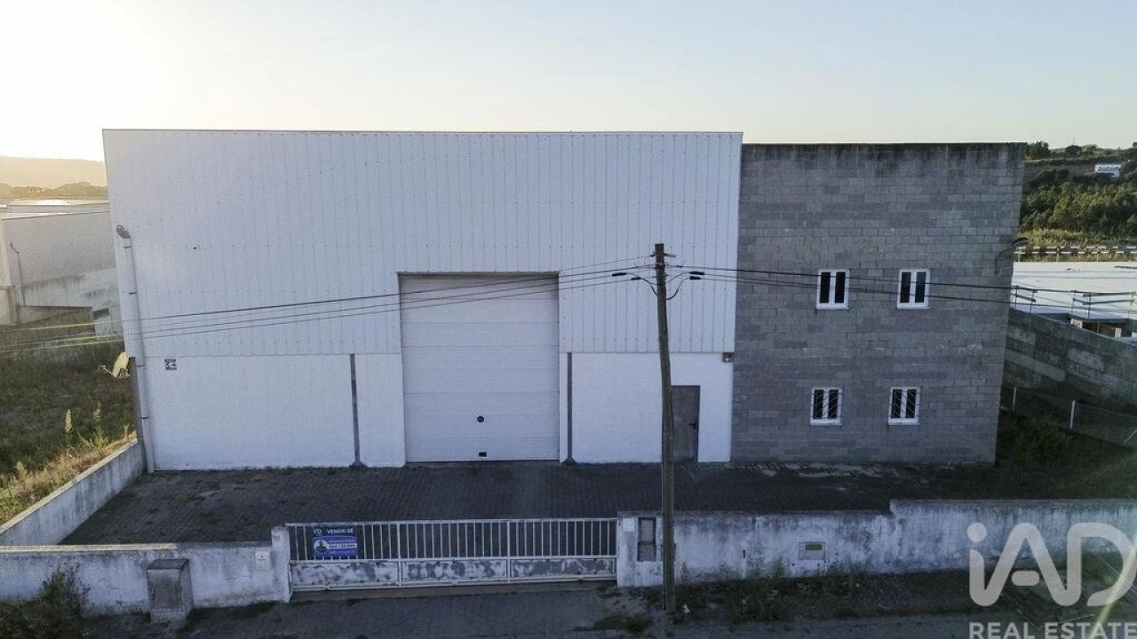 Armazém para Venda em Miragaia e Marteleira Foto 20