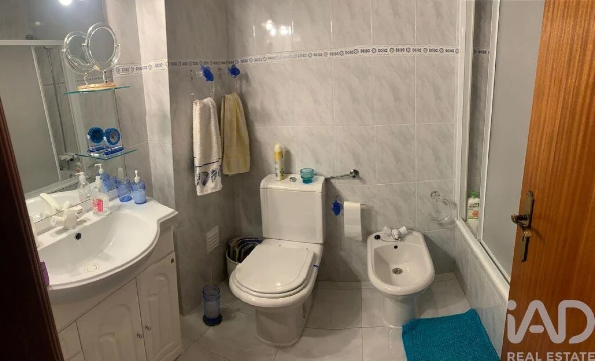 Apartamento T4 para Arrendamento em Atouguia da Baleia Foto 10