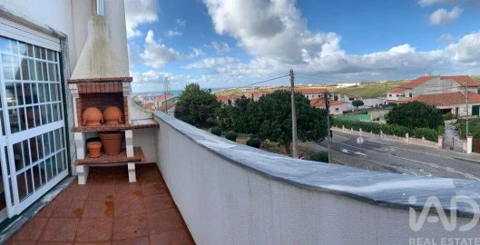 Apartamento T4 para Arrendamento em Atouguia da Baleia