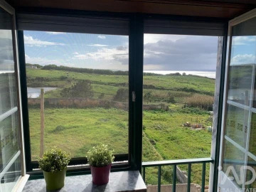 Apartamento T4 para Arrendamento em Atouguia da Baleia