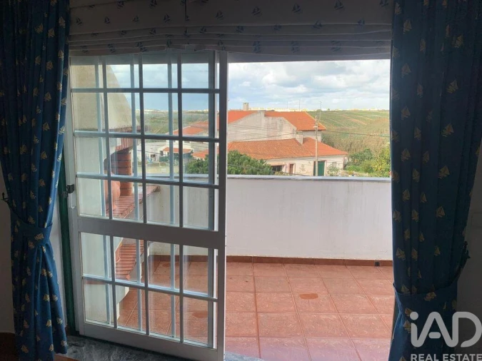 Apartamento T4 para Arrendamento em Atouguia da Baleia Foto 6