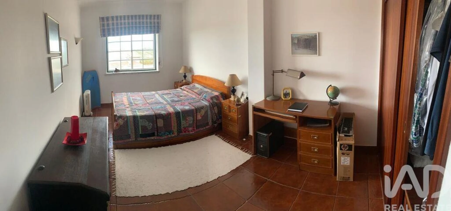 Apartamento T4 para Arrendamento em Atouguia da Baleia Foto 8