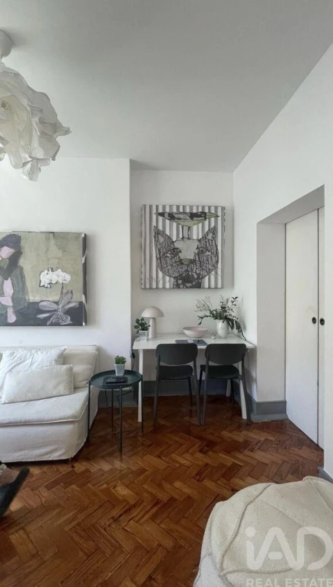 Apartamento T1 para Arrendamento em Campo de Ourique