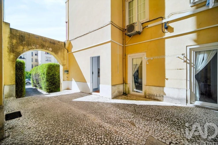 Apartamento T1 para Arrendamento em Campo de Ourique Foto 26