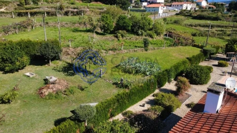 Moradia T5 para Venda em Mentrestido