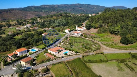 Moradia T5 para Venda em Mentrestido