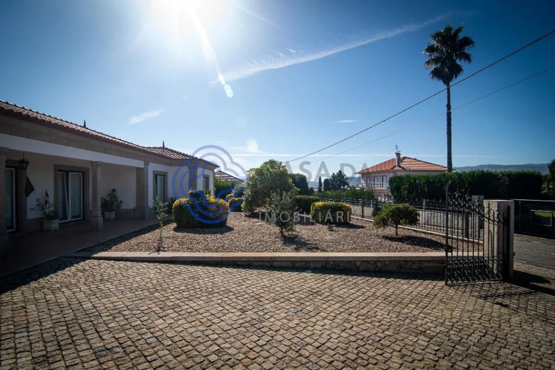 Moradia T5 para Venda em Mentrestido Foto 16