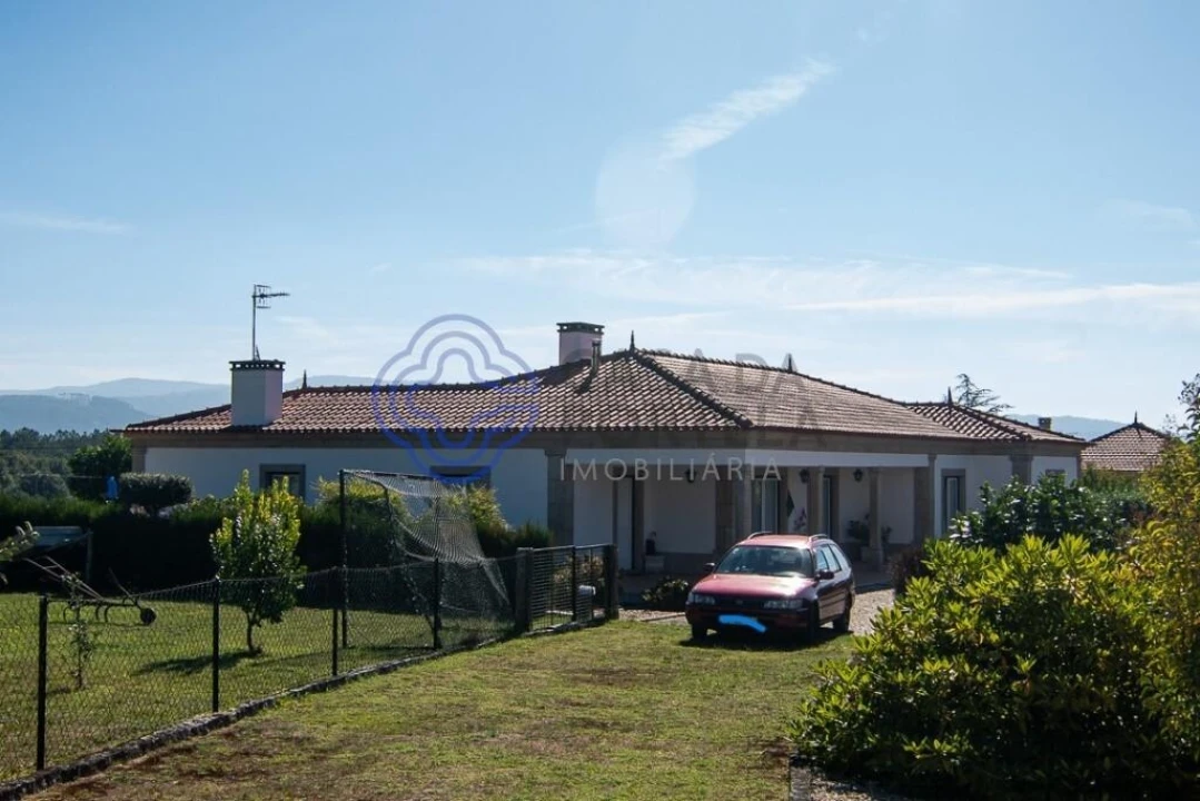 Moradia T5 para Venda em Mentrestido Foto 19