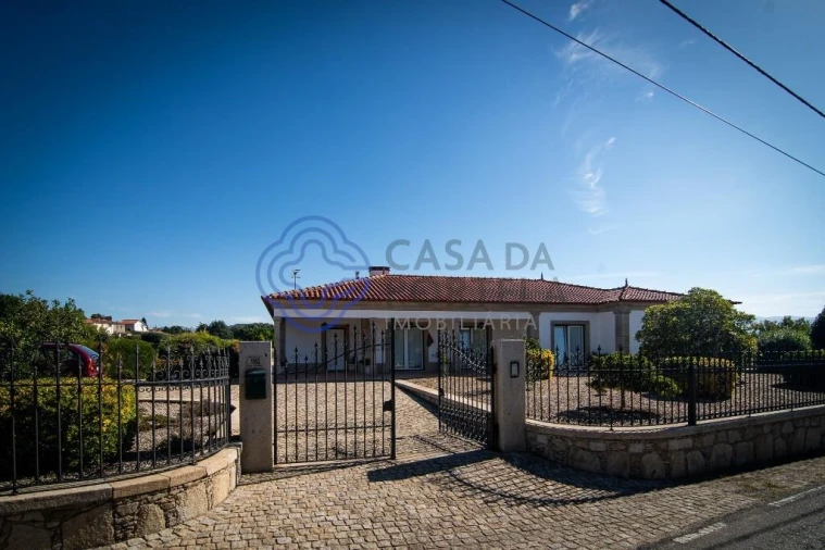 Moradia T5 para Venda em Mentrestido Foto 12