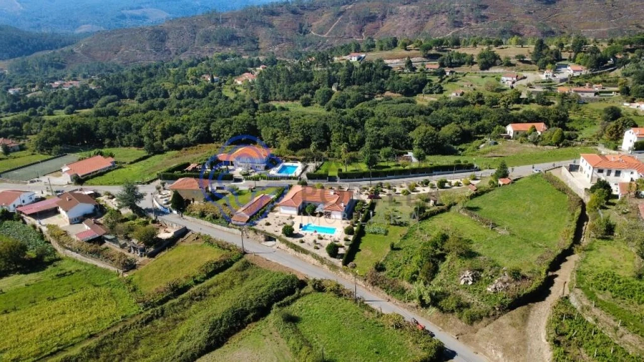 Moradia T5 para Venda em Mentrestido Foto 10