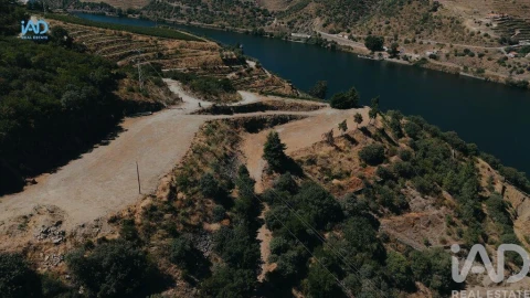 Terreno para Venda em Adorigo