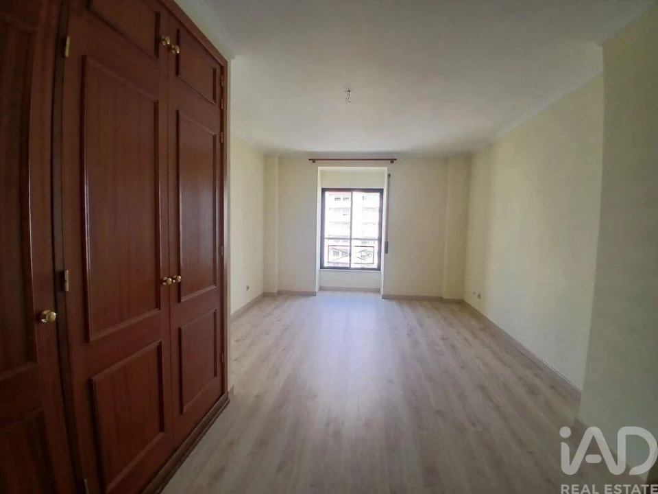 Apartamento T4 para Arrendamento em Faro (Sé e São Pedro) Foto 9
