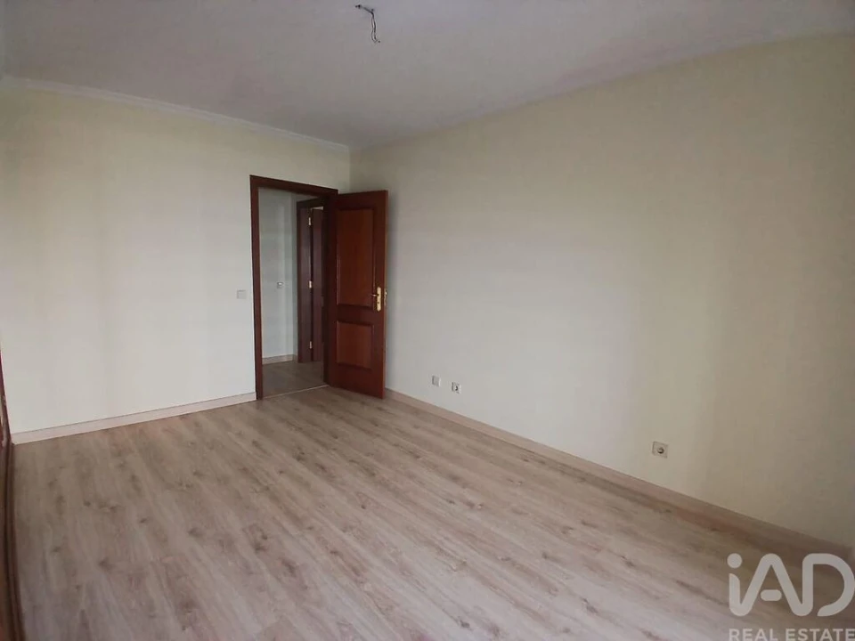 Apartamento T4 para Arrendamento em Faro (Sé e São Pedro) Foto 10