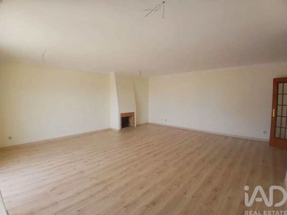 Apartamento T4 para Arrendamento em Faro (Sé e São Pedro) Foto 2
