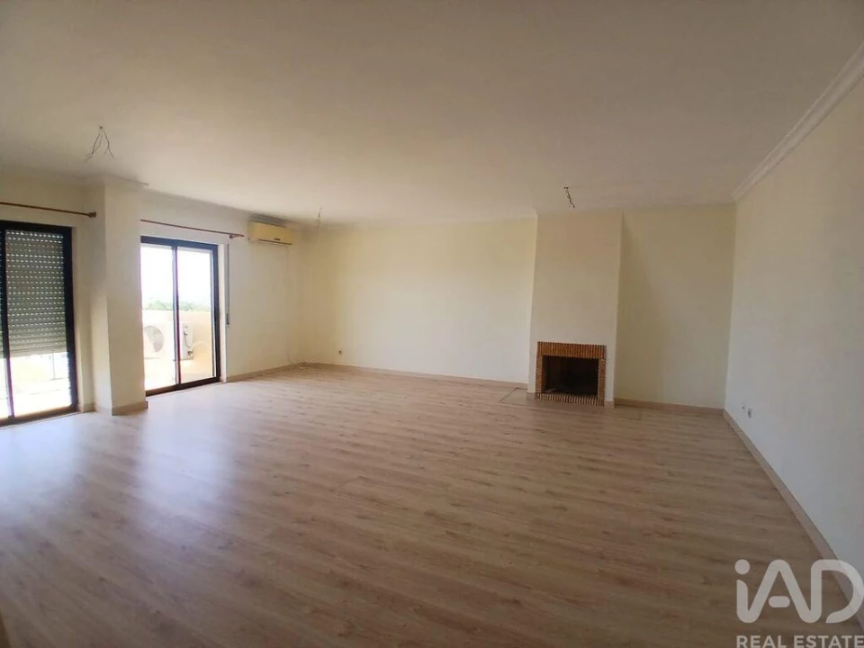 Apartamento T4 para Arrendamento em Faro (Sé e São Pedro) Foto 1
