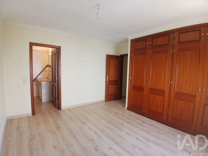 Apartamento T4 para Arrendamento em Faro (Sé e São Pedro) Foto 11
