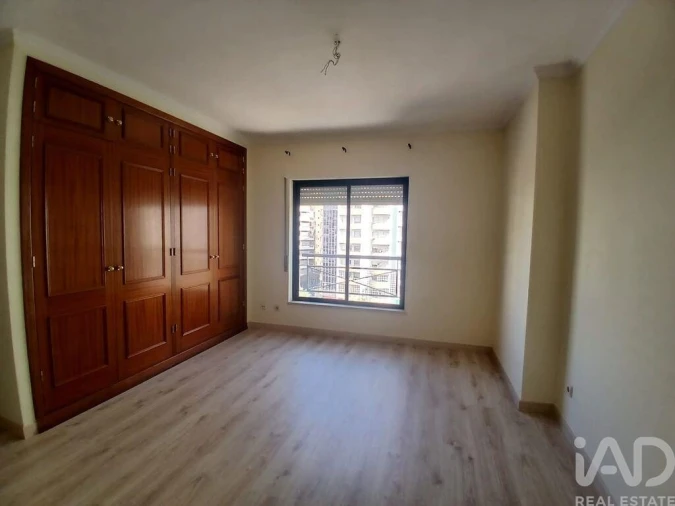 Apartamento T4 para Arrendamento em Faro (Sé e São Pedro) Foto 13