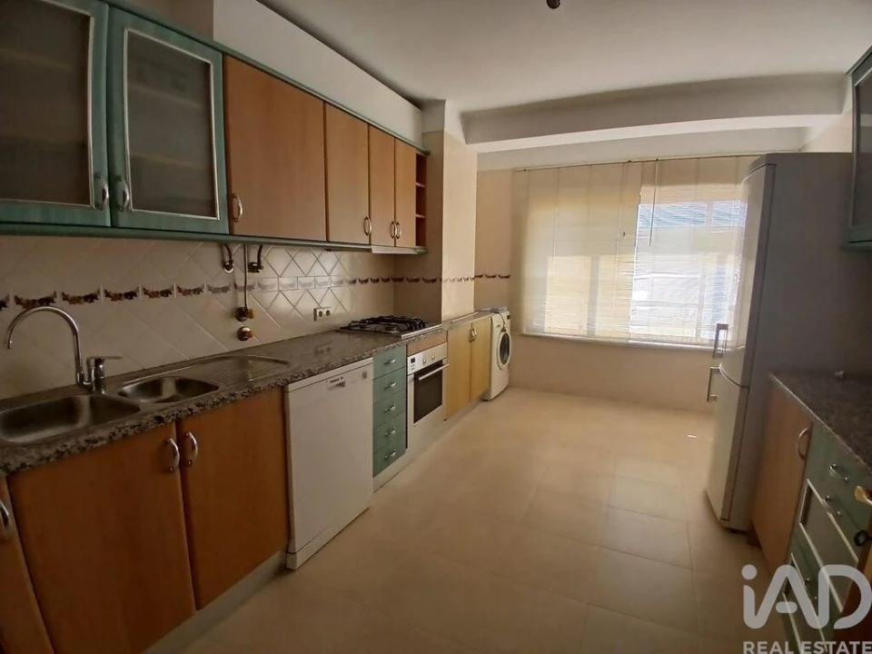 Apartamento T4 para Arrendamento em Faro (Sé e São Pedro) Foto 4