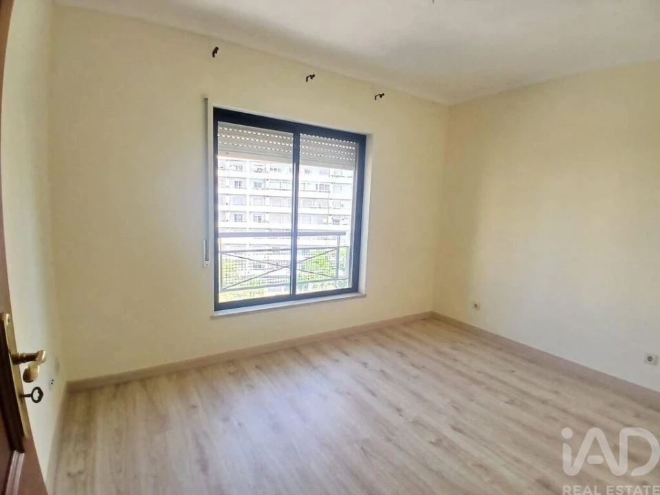 Apartamento T4 para Arrendamento em Faro (Sé e São Pedro) Foto 5