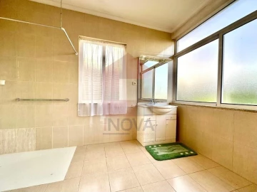 Moradia T3 para Venda em Torre e Portela