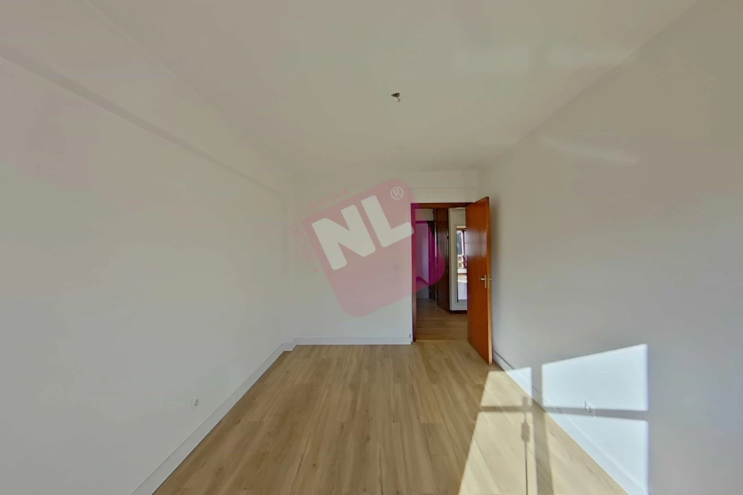 Apartamento T2 para Arrendamento em Lumiar Foto 18