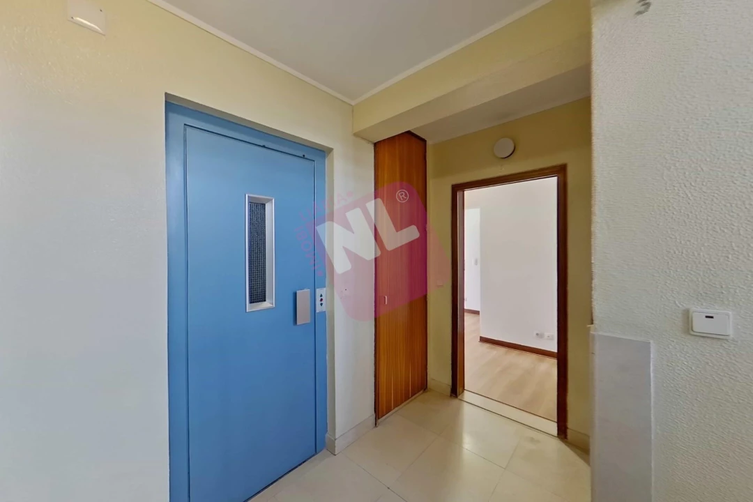 Apartamento T2 para Arrendamento em Lumiar Foto 2