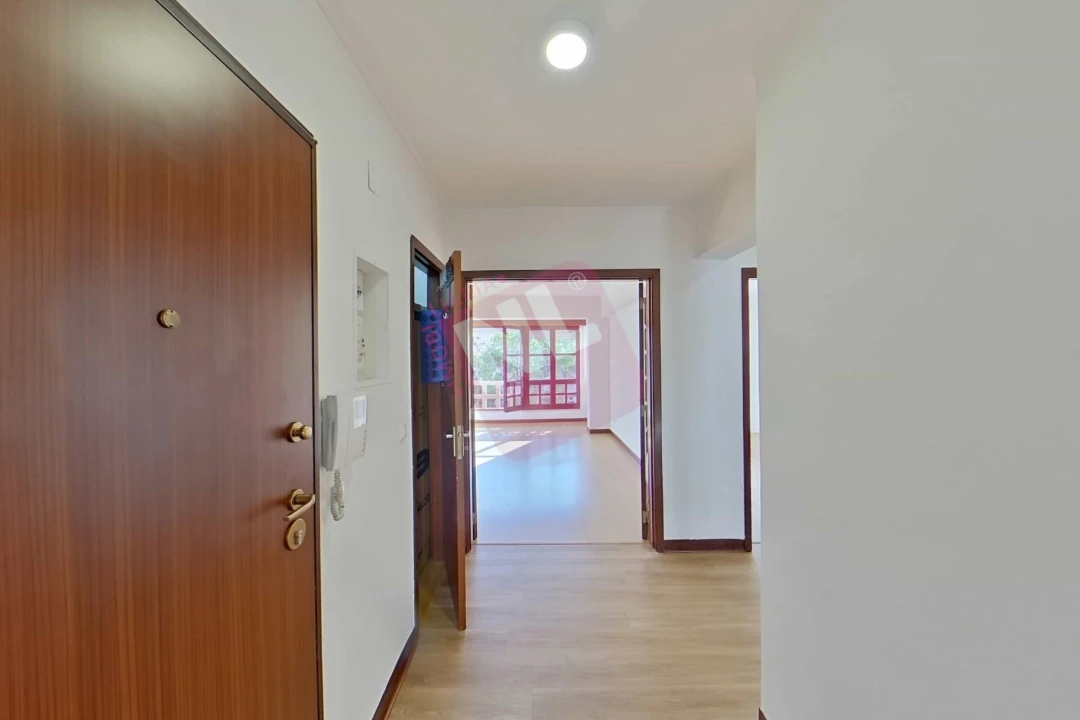 Apartamento T2 para Arrendamento em Lumiar Foto 3