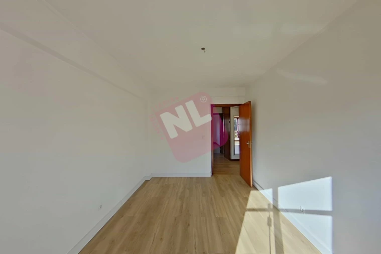 Apartamento T2 para Arrendamento em Lumiar Foto 18